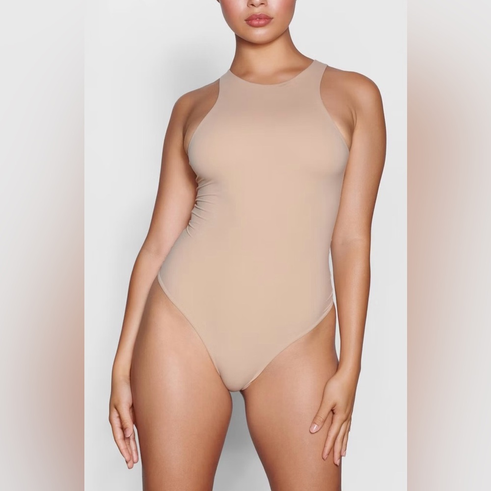 NWT SKIMS HIGH NECK BODYSUIT